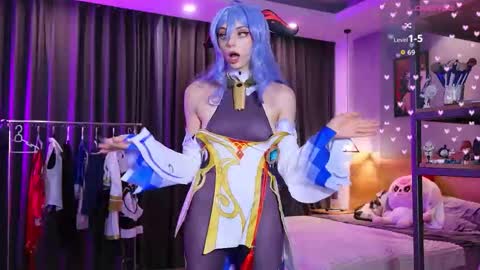 Holli online show from February 17, 10:56 am