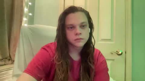 Snapshot of holly23hopefull chatting on December 20, 3:14 am Hollys Drive threw Side Of CB. online show from December 20, 3:14 am