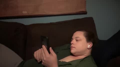 Snapshot of holly23hopefull chatting on October 31, 6:14 am Hollys Drive threw Side Of CB. online show from October 31, 6:14 am