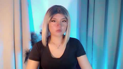 holly_maria69 online show from March 8, 2:37 am