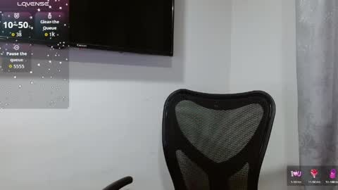 Snapshot of holly_rose69 chatting on May 3, 5:35 am Holly online show from May 3, 5:35 am