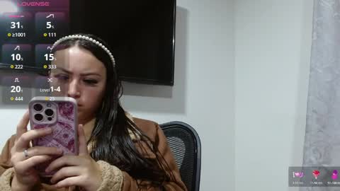 Snapshot of holly_rose69 chatting on May 5, 2:19 am Holly online show from May 5, 2:19 am