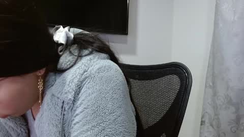 Snapshot of holly_rose69 chatting on May 7, 9:36 am Holly online show from May 7, 9:36 am