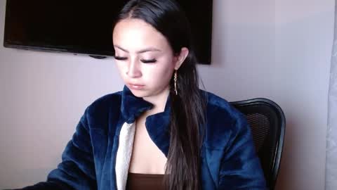 Snapshot of holly_rose69 chatting on May 8, 3:01 am Holly online show from May 8, 3:01 am