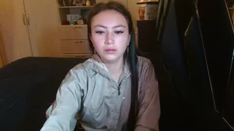 Holly online show from June 25, 2:33 am