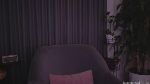 Snapshot of hollylinder_ chatting on November 19, 1:49 am Holly Linder online show from November 19, 1:49 am