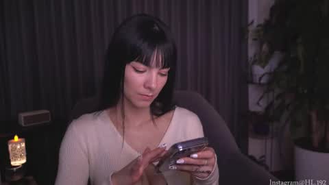 Snapshot of hollylinder_ chatting on November 30, 1:53 am Holly Linder online show from November 30, 1:53 am