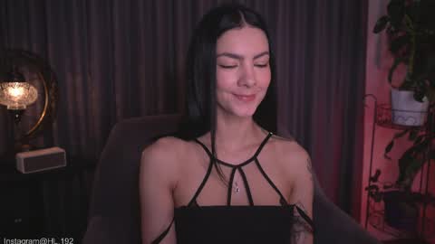 Holly Linder online show from April 30, 1:23 am