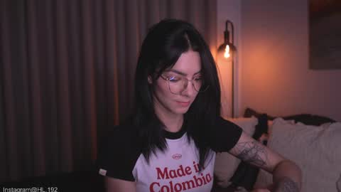 Holly Linder online show from May 6, 3:13 am