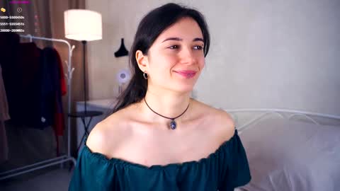 Snapshot of hollymonica chatting on March 8, 10:22 am Delly online show from March 8, 10:22 am