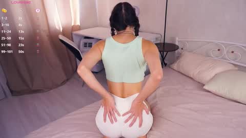 Snapshot of hollymonica chatting on September 9, 5:40 am Delly online show from September 9, 5:40 am