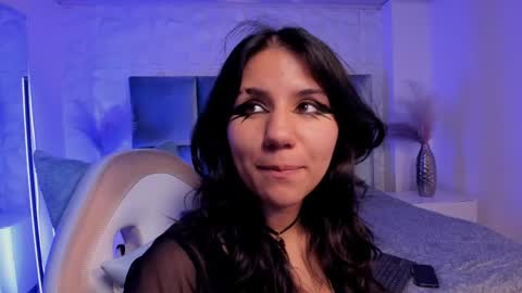 Snapshot of hollypeach_ chatting on May 8, 7:52 pm hollypeach_ online show from May 8, 7:52 pm