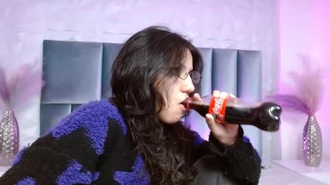 Snapshot of hollypeach_ chatting on May 10, 6:24 pm hollypeach_ online show from May 10, 6:24 pm