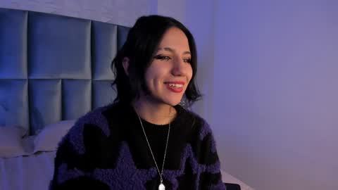 Snapshot of hollypeach_ chatting on May 17, 3:52 pm hollypeach_ online show from May 17, 3:52 pm