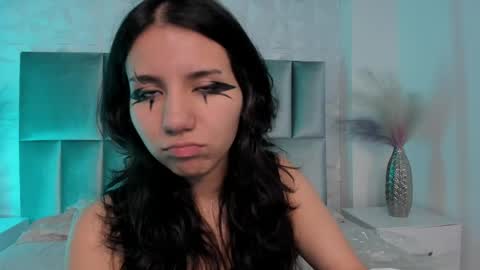 Snapshot of hollypeach_ chatting on May 19, 8:04 pm hollypeach_ online show from May 19, 8:04 pm