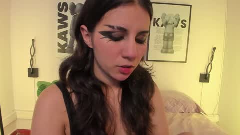 Snapshot of hollypeach_ chatting on June 4, 7:42 pm hollypeach_ online show from June 4, 7:42 pm