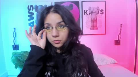 Snapshot of hollypeach_ chatting on June 7, 3:16 pm hollypeach_ online show from June 7, 3:16 pm