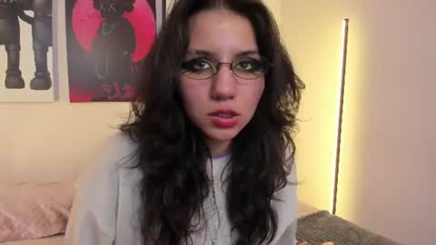 Snapshot of hollypeach_ chatting on June 10, 7:46 pm hollypeach_ online show from June 10, 7:46 pm
