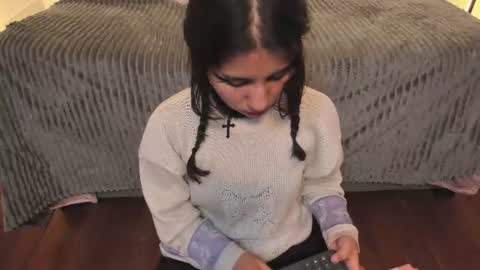 Snapshot of hollypeach_ chatting on June 11, 12:32 am hollypeach_ online show from June 11, 12:32 am