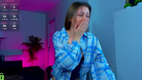 Snapshot of hollyray_ chatting on November 4, 8:24 am Holly online show from November 4, 8:24 am