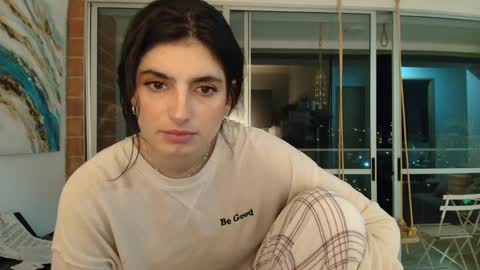 hollyshit_ online show from October 31, 1:28 am