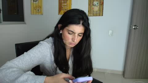 hollyshit_ online show from May 20, 12:50 am