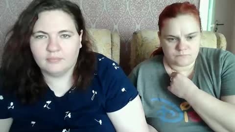 HollyXEva online show from April 13, 9:59 am