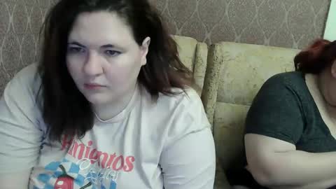 HollyXEva online show from April 20, 6:31 pm