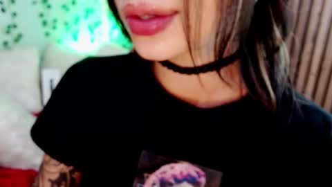 holly online show from January 2, 10:22 pm