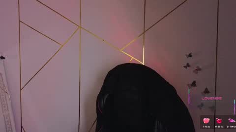 holly online show from October 18, 10:38 am