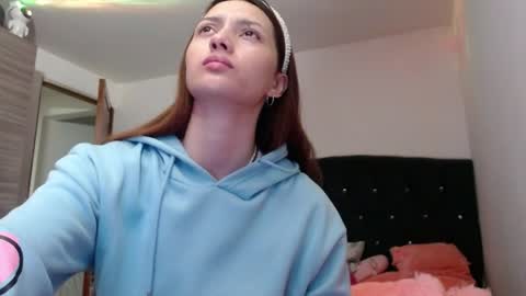 holy_julii online show from July 26, 3:36 am