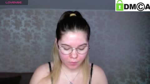 Welcome guys  Pleasure to see you all here  My name is MichaelaTip menu is active Private is open  online show from January 21, 5:16 am