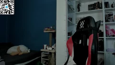 holy_mistresss online show from December 19, 10:00 am