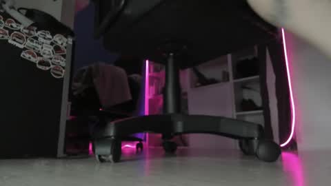 holy_mistresss online show from April 14, 8:09 am