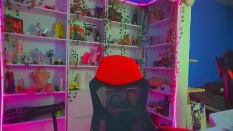 Snapshot of holy_rumi chatting on November 21, 9:52 am Rumi online show from November 21, 9:52 am