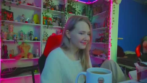 Snapshot of holy_rumi chatting on November 23, 10:15 am Rumi online show from November 23, 10:15 am