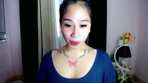 holy_samyx online show from November 23, 2:33 am