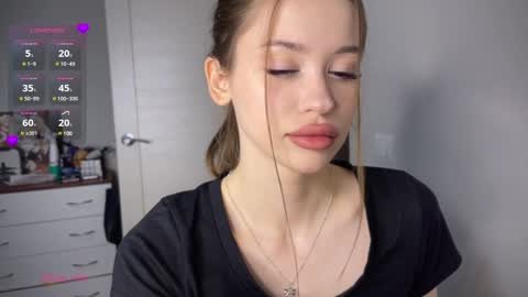 Snapshot of holybabe342 chatting on December 20, 11:54 am Vio online show from December 20, 11:54 am