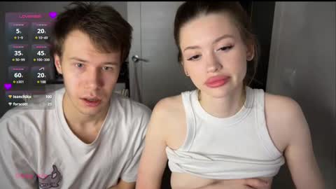 Snapshot of holybabe342 chatting on February 26, 6:43 pm Vio online show from February 26, 6:43 pm