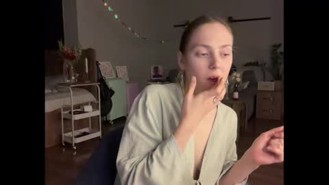 Snapshot of holydori chatting on September 20, 7:26 pm dori not holy get my tg channel with link from description under last photo online show from September 20, 7:26 pm