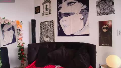   online show from February 8, 3:15 pm