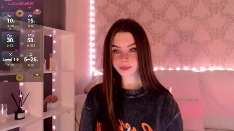 Snapshot of holymiax chatting on October 1, 3:12 am Mia online show from October 1, 3:12 am