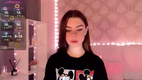 Snapshot of holymiax chatting on October 3, 3:25 am Mia online show from October 3, 3:25 am