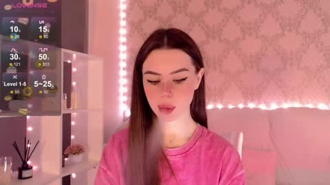 Snapshot of holymiax chatting on October 13, 3:39 am Mia online show from October 13, 3:39 am