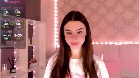 Snapshot of holymiax chatting on October 16, 3:40 am Mia online show from October 16, 3:40 am