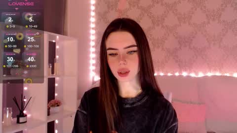 Snapshot of holymiax chatting on October 17, 3:42 am Mia online show from October 17, 3:42 am