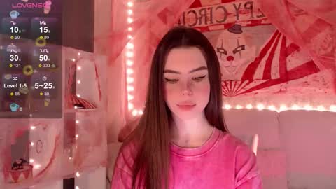 Snapshot of holymiax chatting on November 1, 3:52 am Mia online show from November 1, 3:52 am