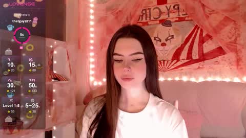 Snapshot of holymiax chatting on November 3, 3:52 am Mia online show from November 3, 3:52 am