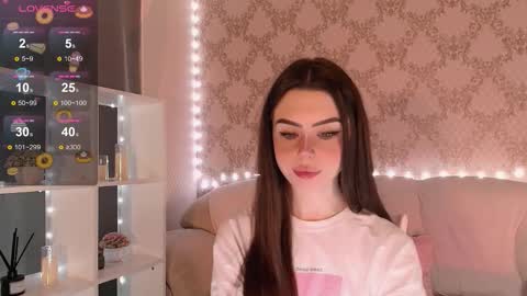 Snapshot of holymiax chatting on November 27, 3:41 am Mia online show from November 27, 3:41 am