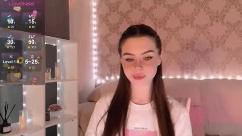 Snapshot of holymiax chatting on December 2, 3:34 am Mia online show from December 2, 3:34 am